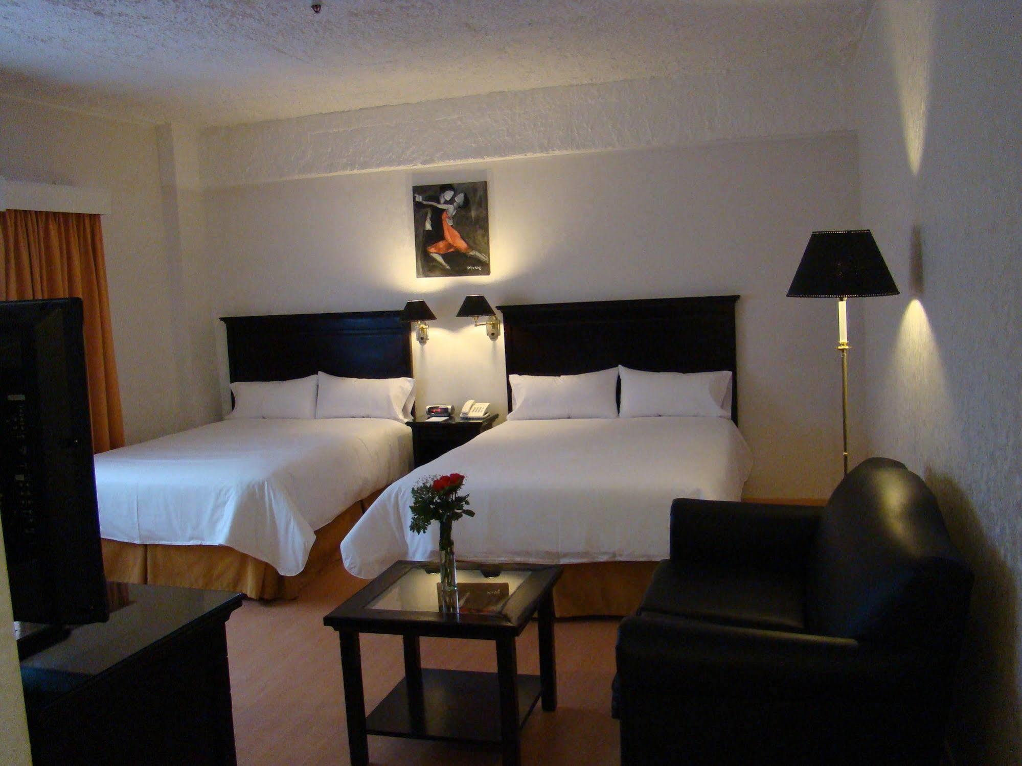 Ramada By Wyndham Buenos Aires Hotel Vicente Lopez Ngoại thất bức ảnh