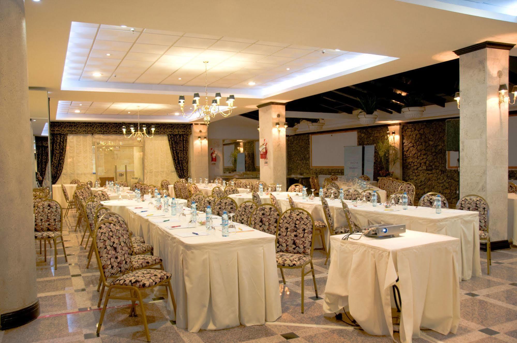 Ramada By Wyndham Buenos Aires Hotel Vicente Lopez Ngoại thất bức ảnh